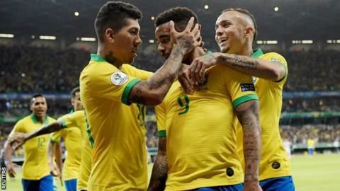 Braziliya azlıqda qalsa da, çempion oldu 